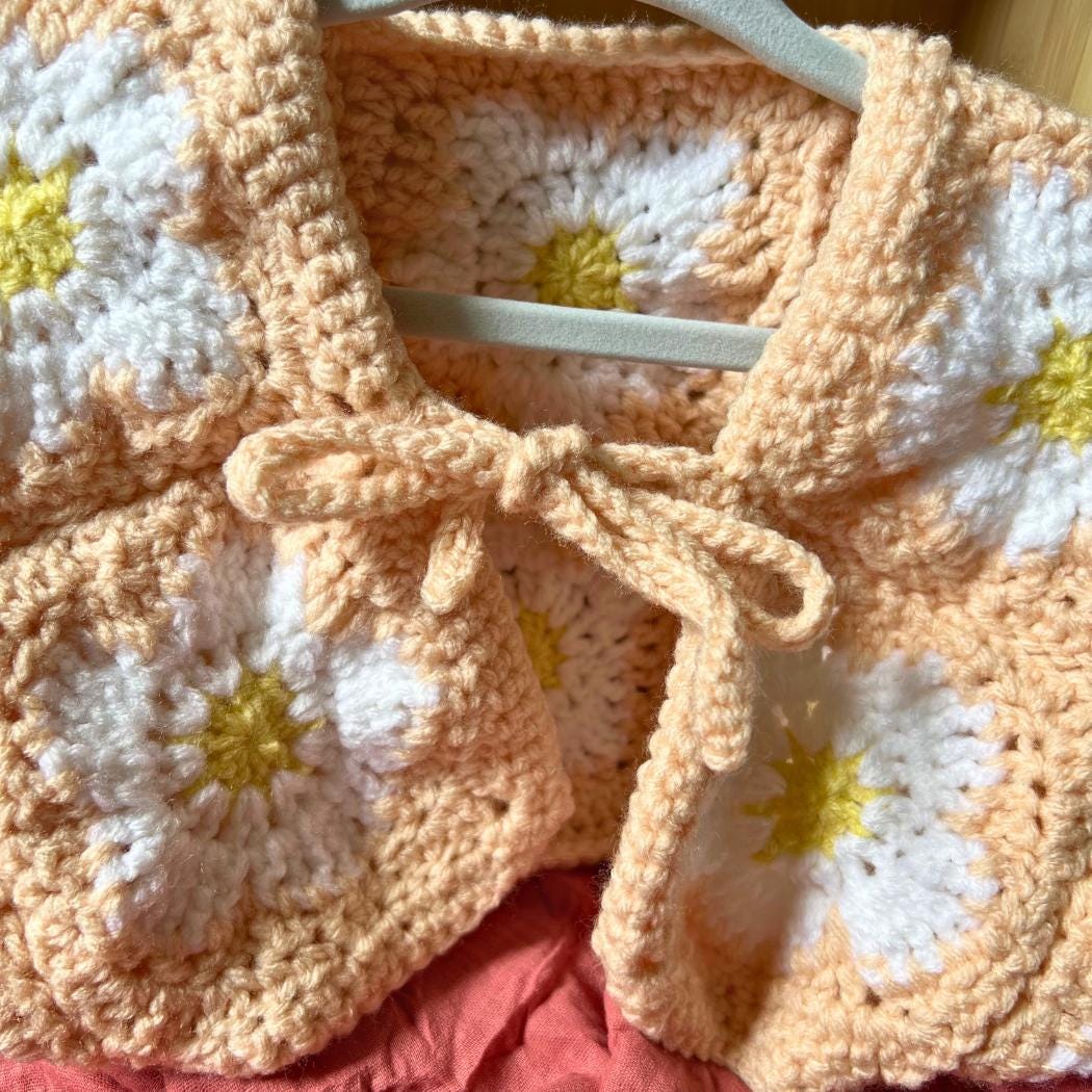 Daisy Baby Cardigan – Crochet Granny Square Baby Sweater – Handmade Baby Girl Clothes – Spring Baby Outfit – Baby Shower Gift