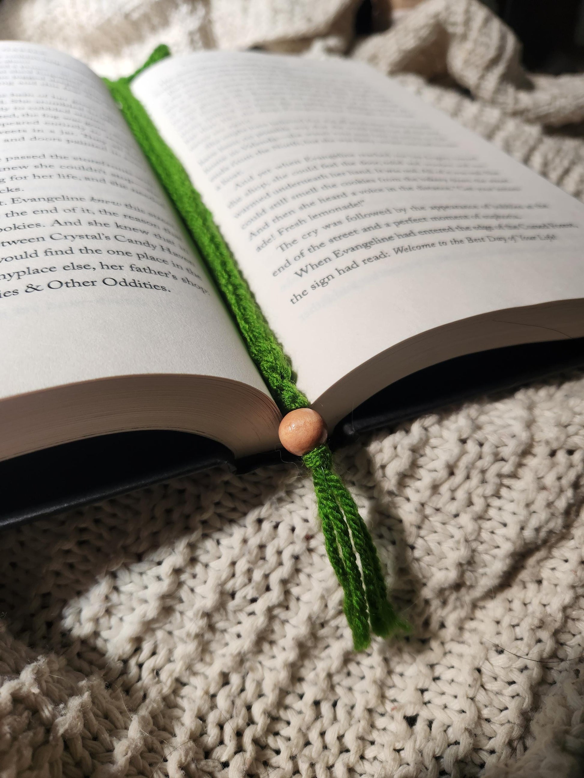 Plant Bookmark, Book Sprouting Leaves, Gift for Bookworm, Gift for Book Lover, Book Club Party Favor, Book Club, Bookshelf Decor