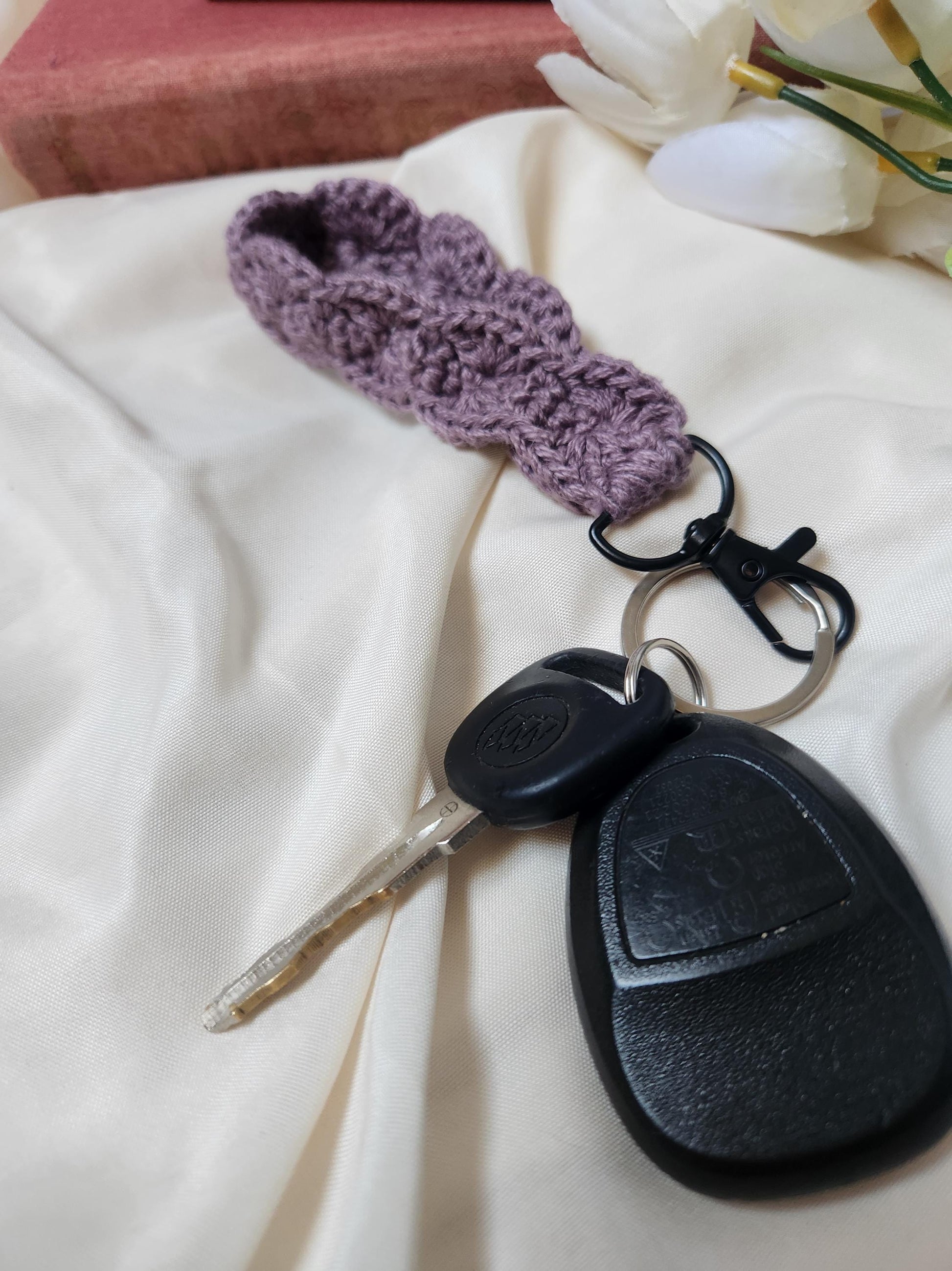Seashell Crocheted Keychain Wristlet, Cottage Core, Boho Wristlet, Country Wristlet, Cute Keychain Wristlet, Mother's Day Gift, Keychain
