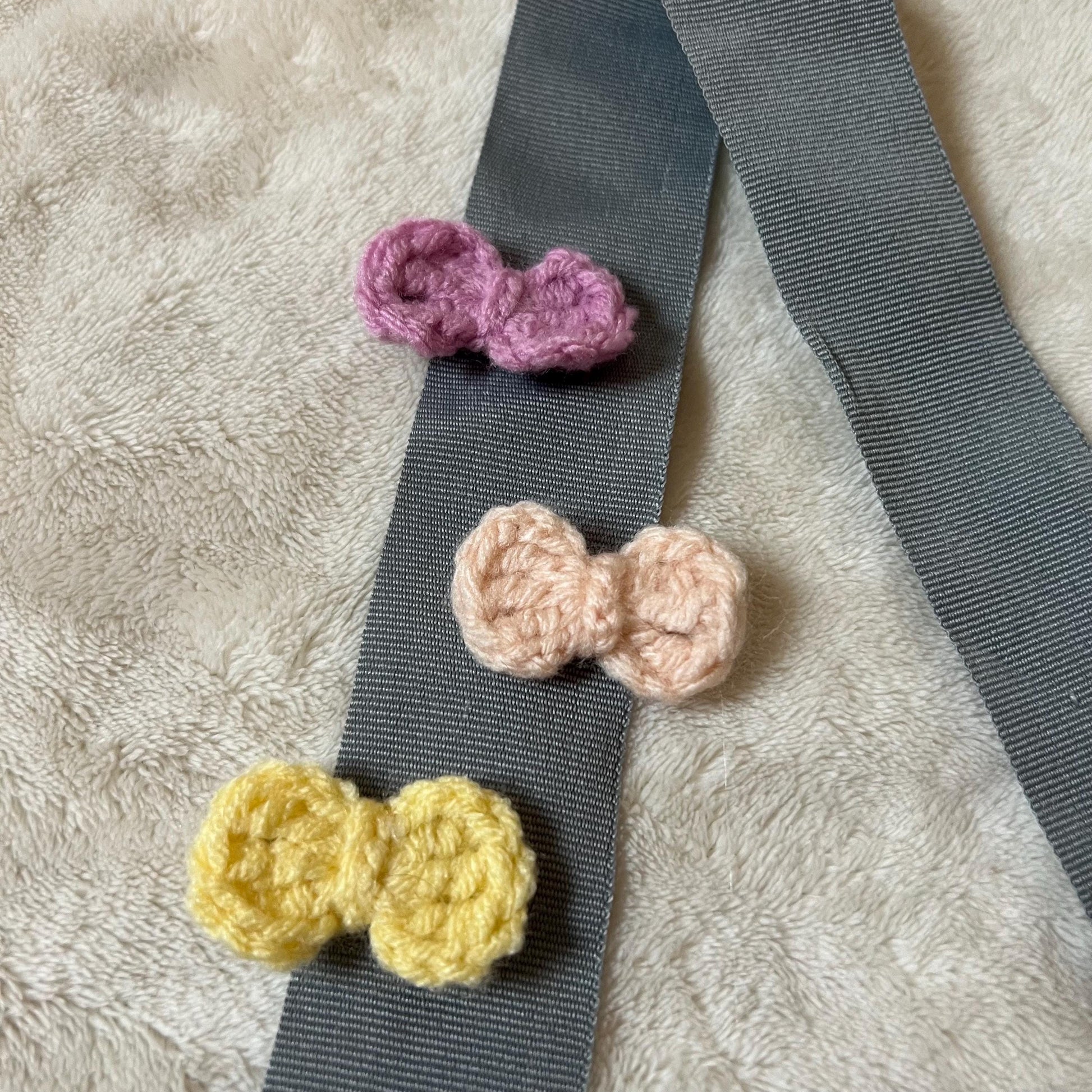 Miniature Crochet Bow Clips, Mini Bow Clips, Coquette Bow Clips, Baby Hair Accessories, Baby Hair Bows, Toddler Hair Bows, Pastel Hair Bows