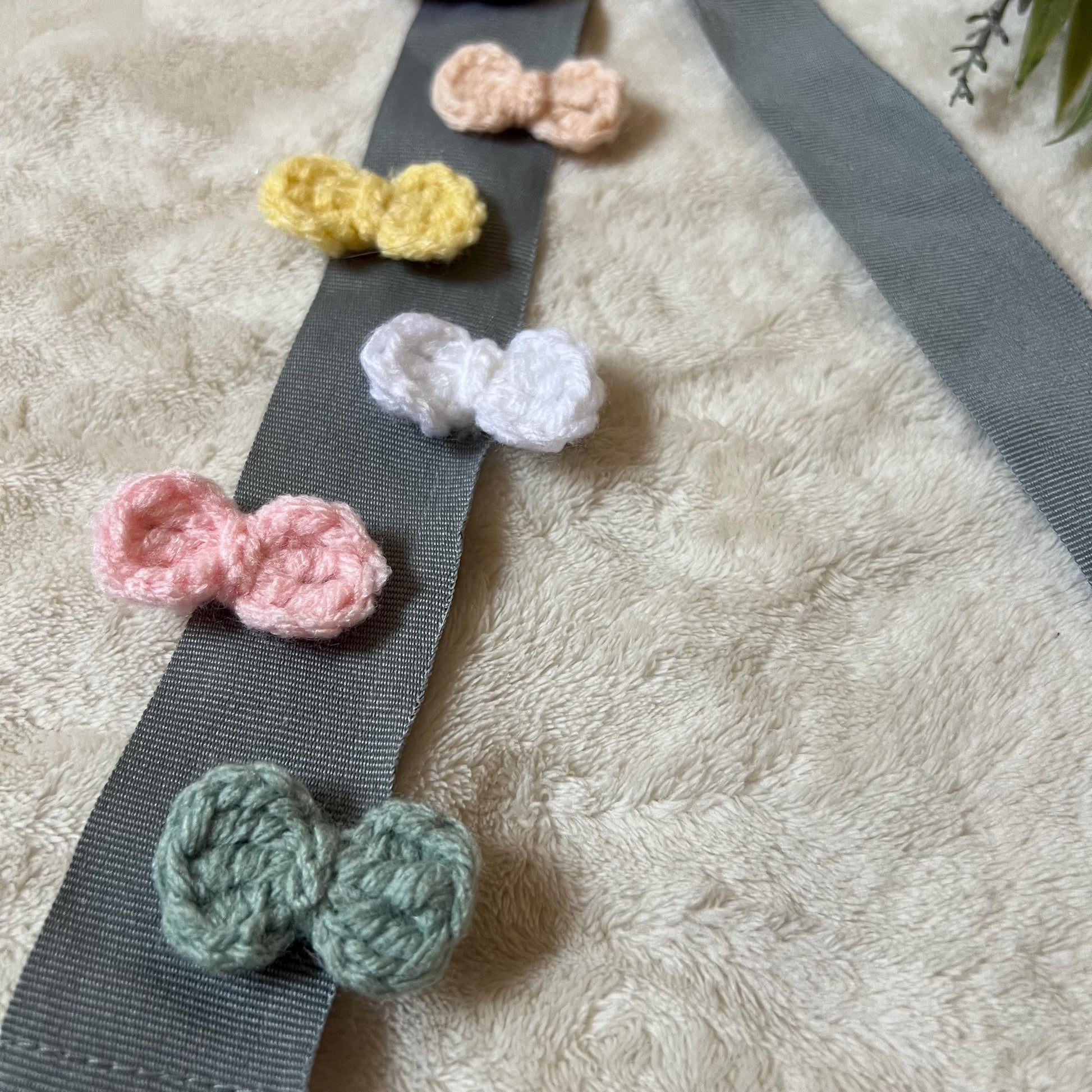 Miniature Crochet Bow Clips, Mini Bow Clips, Coquette Bow Clips, Baby Hair Accessories, Baby Hair Bows, Toddler Hair Bows, Pastel Hair Bows