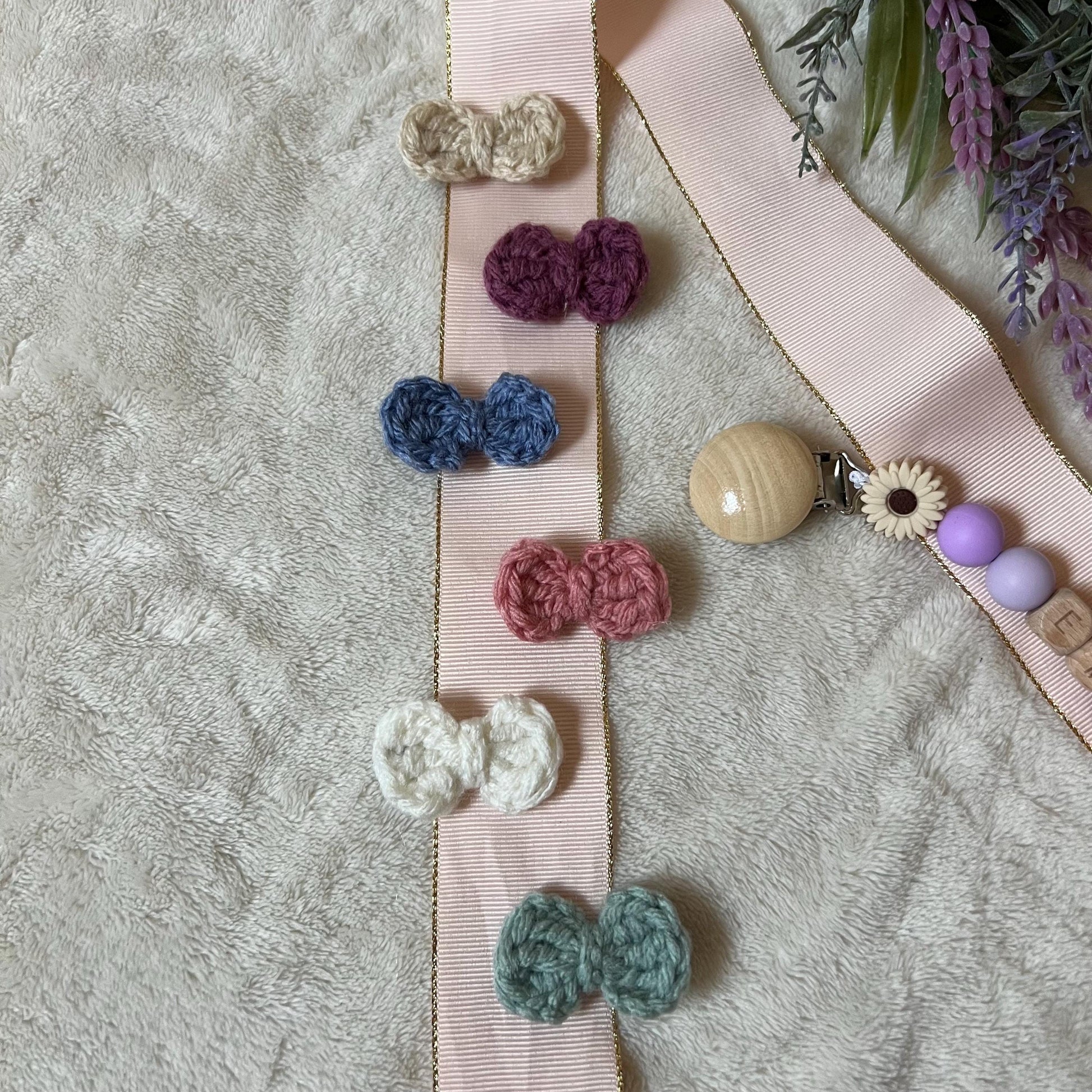 Miniature Crochet Bow Clips, Mini Bow Clips, Coquette Bow Clips, Baby Hair Accessories, Baby Hair Bows, Toddler Hair Bows, Pastel Hair Bows
