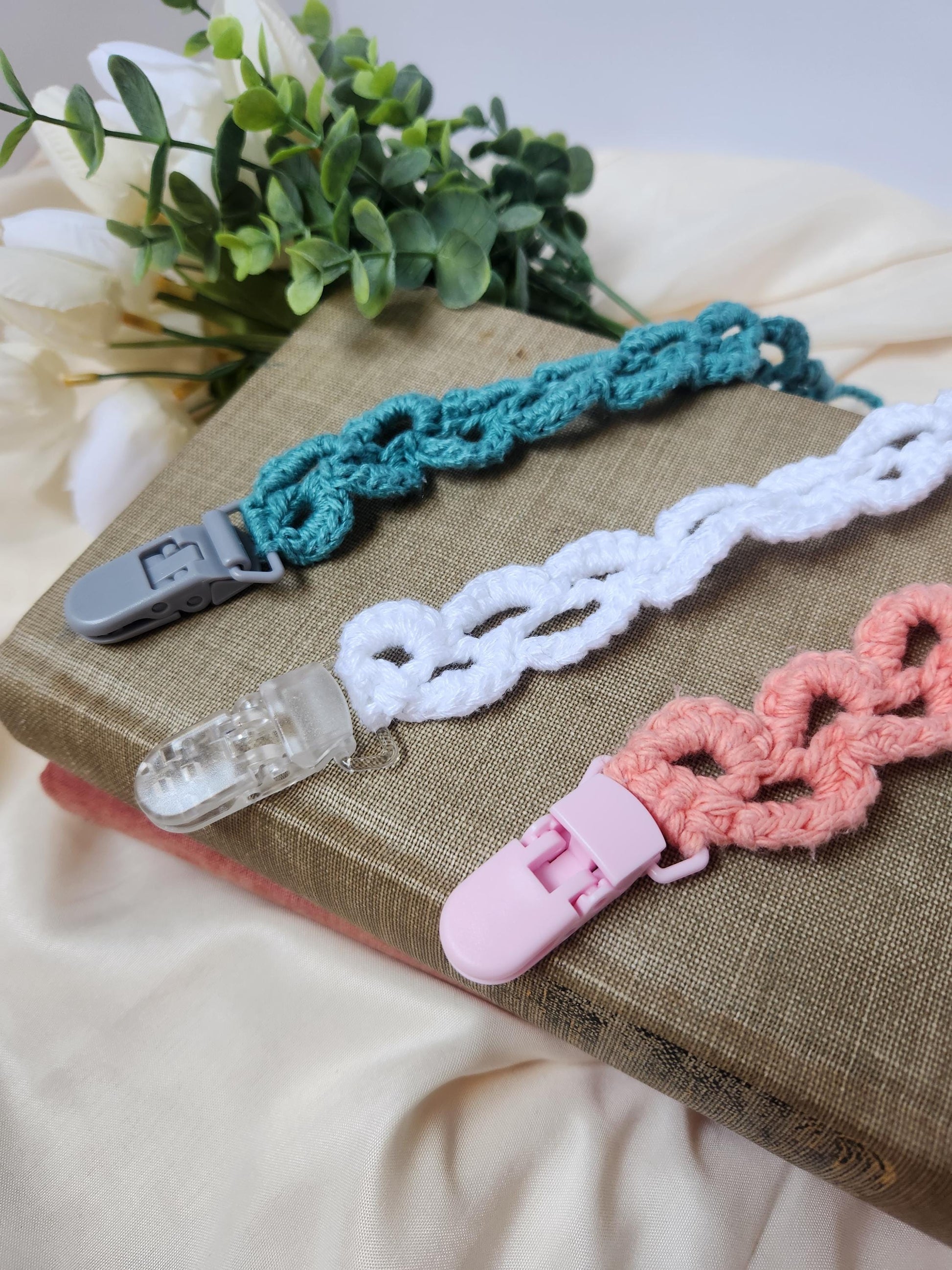 Wavy Pacifier Clip