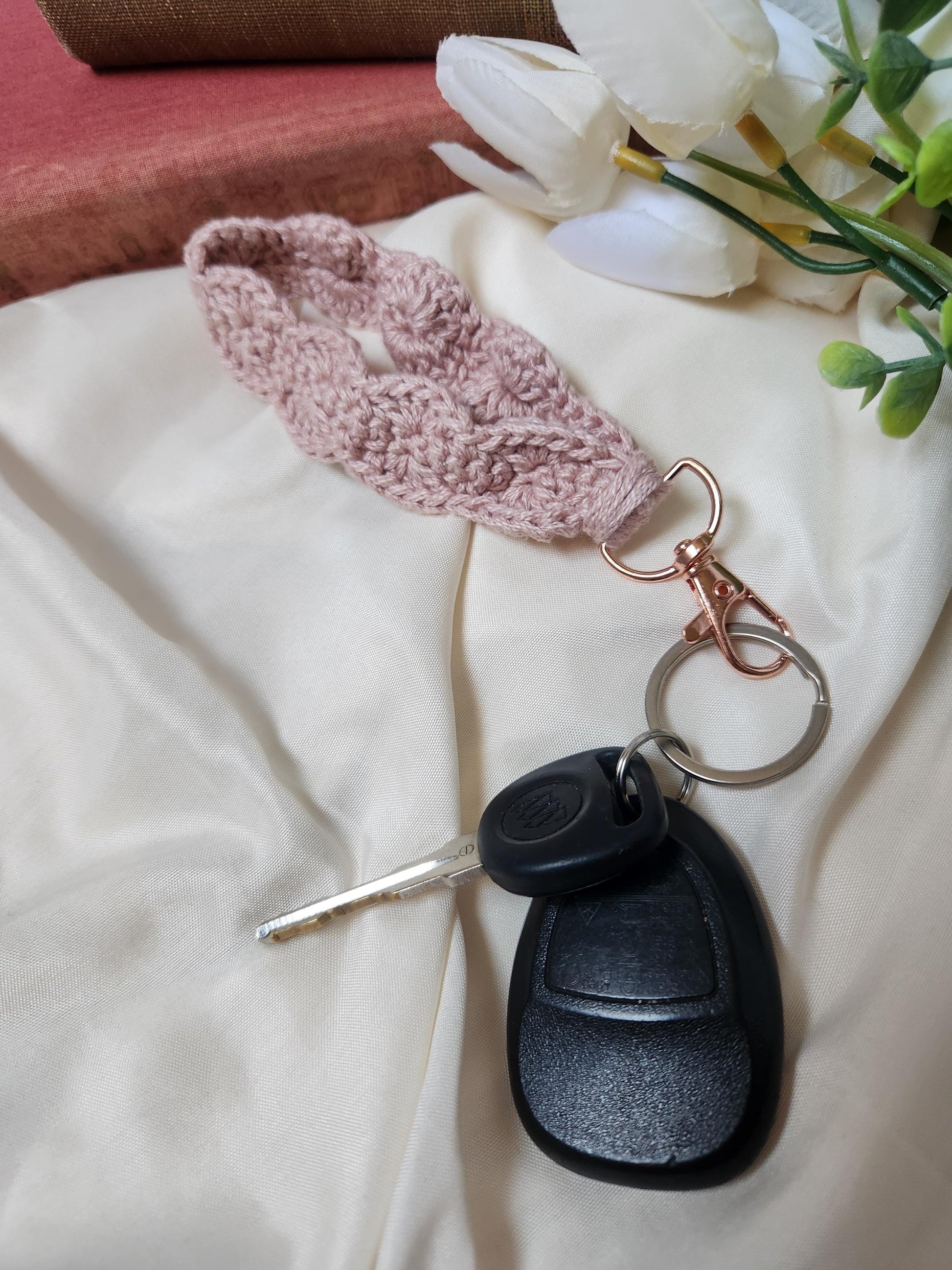 Seashell Crocheted Keychain Wristlet, Cottage Core, Boho Wristlet, Country Wristlet, Cute Keychain Wristlet, Mother's Day Gift, Keychain
